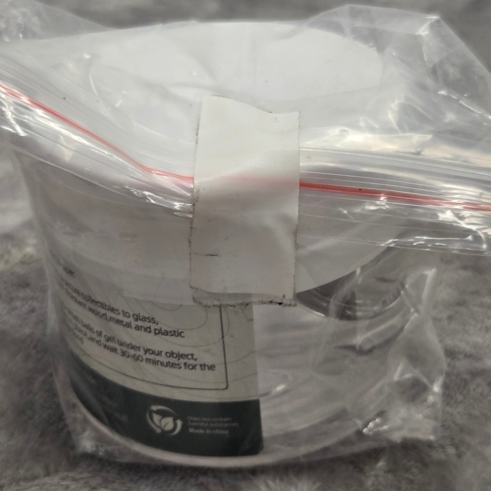 Vikos Products Clear Adhesive Putty 5oz Odorless Strong Removable Museum Gel Wax - Picture 2 of 4